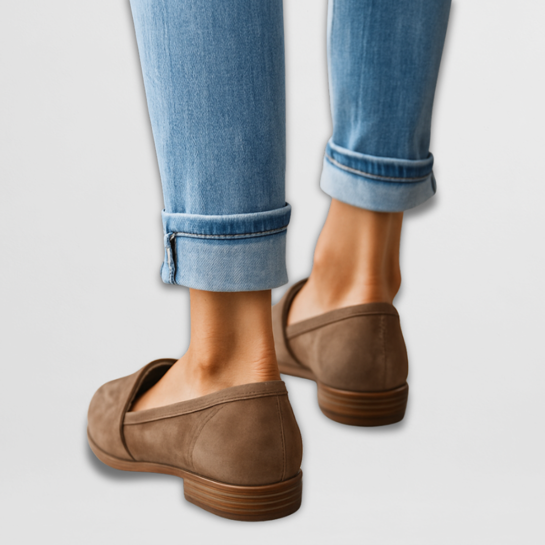 Avery - Minimalistische Wildleder Slipper