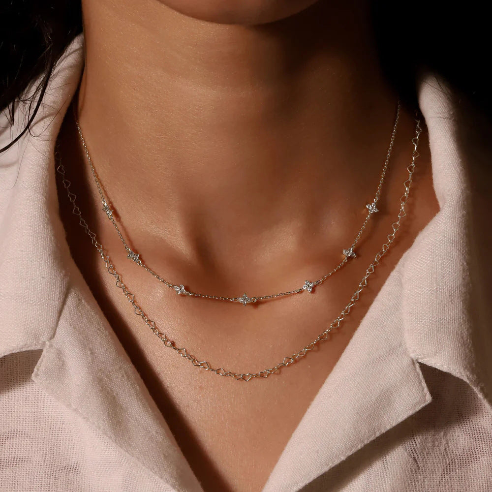 Tyndall - Verstellbare Halskette mit floralem Motiv und Zirkonia