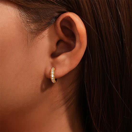Hoop-Ohrringe mit Zirkonia – Bennett