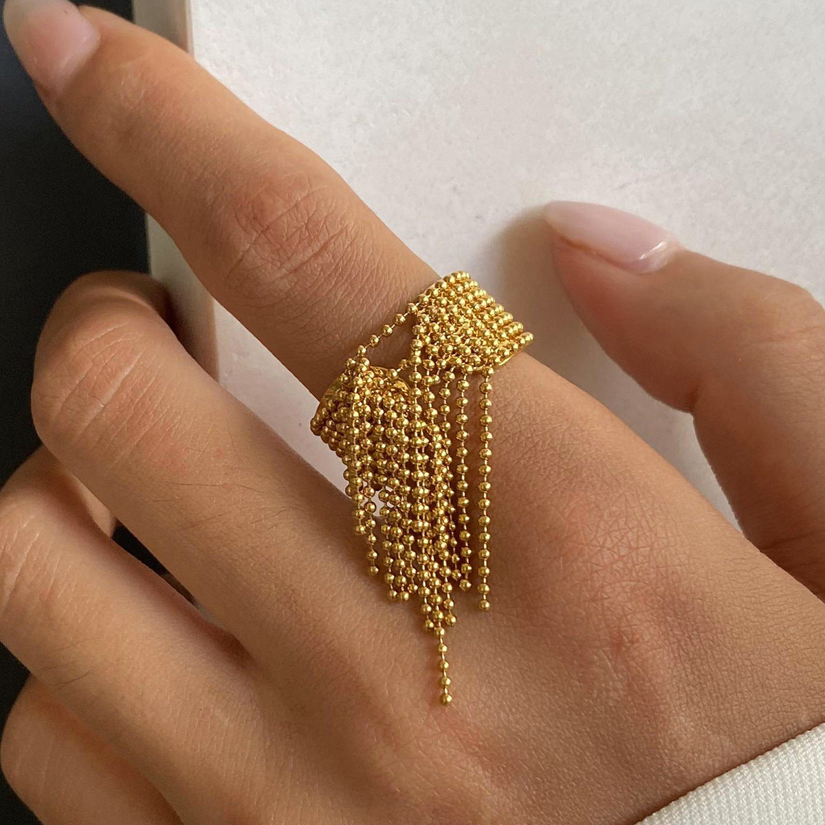Josian - Moderner Goldring mit Quaste