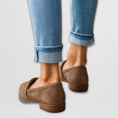 Avery - Minimalistische Wildleder Slipper
