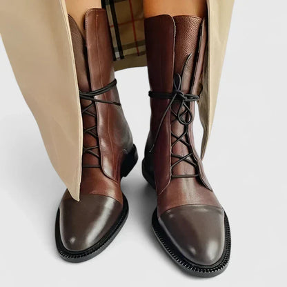 Rosalyndra - Schicke Schnürstiefel