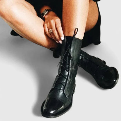 Rosalyndra - Schicke Schnürstiefel